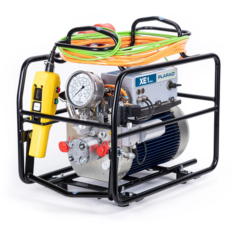 Portable industrial hydraulic pump with control handle, pressure gauge, and coiled cables on top—Die Hydraulikpumpe HP für Aggregate von Plarad ensures reliable performance in demanding environments.