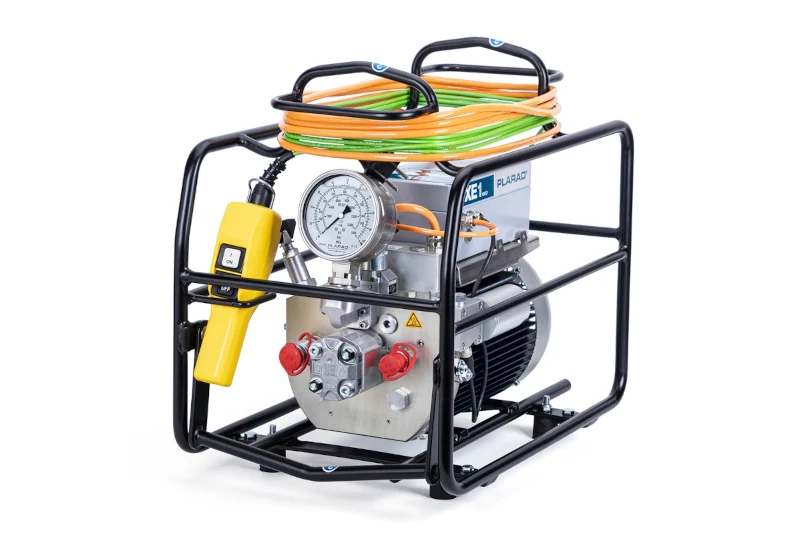 High-pressure compressor unit with attached gauge, cables, and control switch in a robust metal frame—ideal for Schraubtechnik und Drehmomentschrauber Made in Germany applications.
